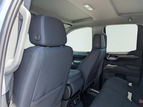 Used 2025 GMC Sierra 1500 Elevation image 10