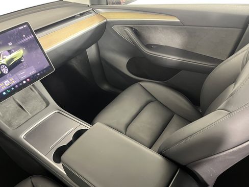 Used 2023 Tesla Model Y Long Range image 11