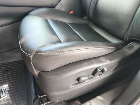 Used 2022 Cadillac XT4 Premium Luxury w/ Cold Weather Package FWD image 24