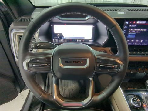 Used 2023 GMC Canyon Denali image 28