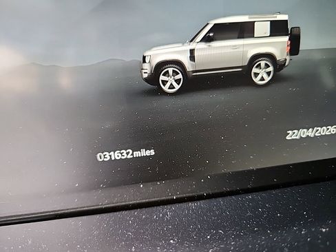 Used 2023 Land Rover Defender 90 V8 AWD/4WD image 5