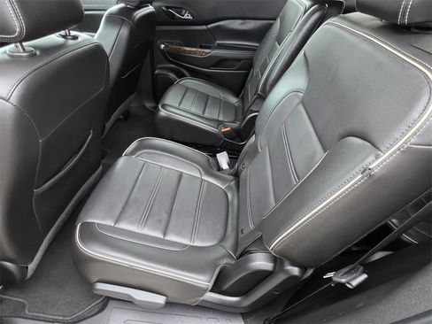 Used 2020 GMC Acadia Denali w/ Technology Package image 10