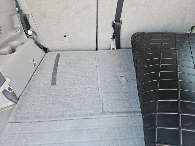 Used 2019 Toyota Highlander Limited FWD image 13