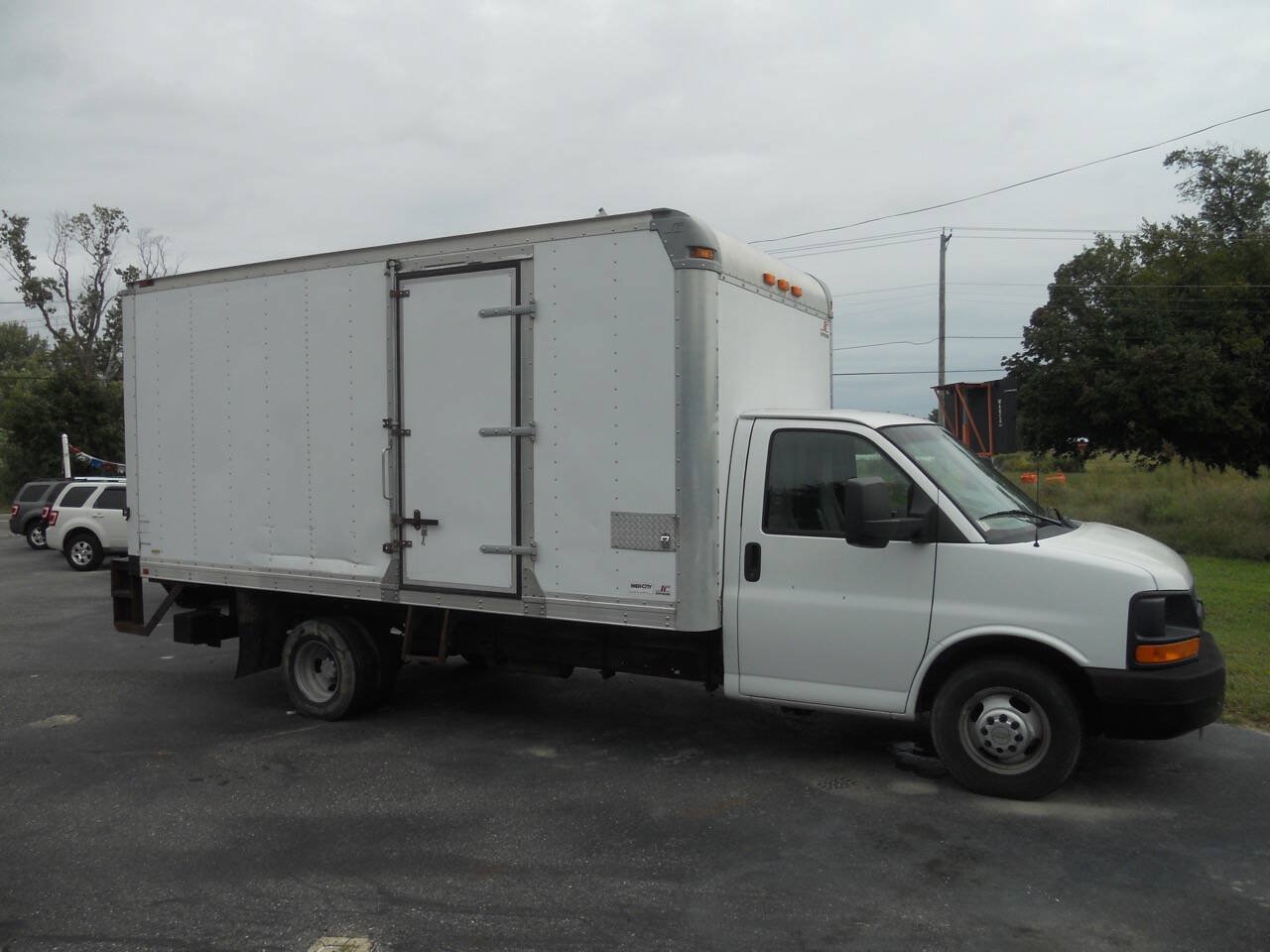 Used 2013 Chevrolet Express 3500 Extended RWD image 8