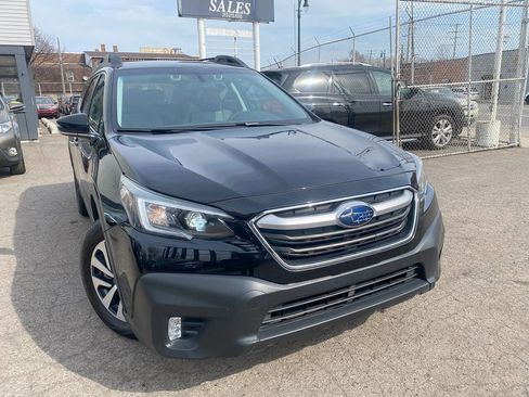 Used 2022 Subaru Outback Premium image 4