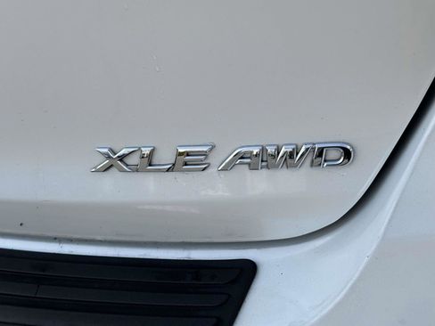 Used 2014 Toyota Venza XLE w/ XLE Premium Package AWD/4WD image 13