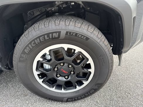 Used 2025 Toyota 4Runner TRD Off-Road Premium AWD/4WD image 12