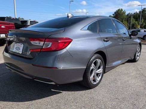Used 2018 Honda Accord EX image 4