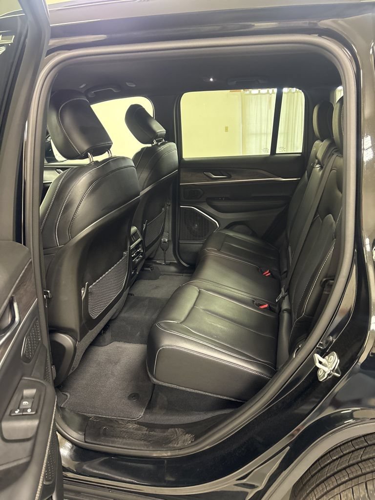 Used 2024 Jeep Grand Cherokee Limited AWD/4WD image 20