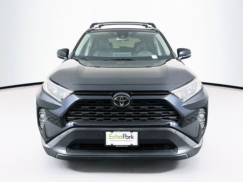 Used 2019 Toyota RAV4 XLE Premium image 2