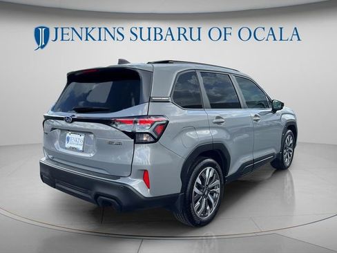 Used 2025 Subaru Forester Touring AWD/4WD image 3