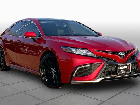 Used 2023 Toyota Camry XSE FWD image 4