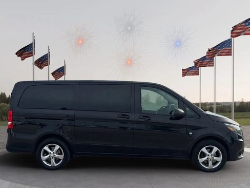 Used 2018 Mercedes-Benz Metris Passenger image 8