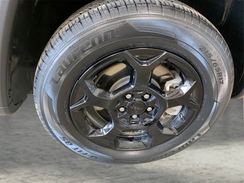 Used 2024 Jeep Compass Trailhawk image 21