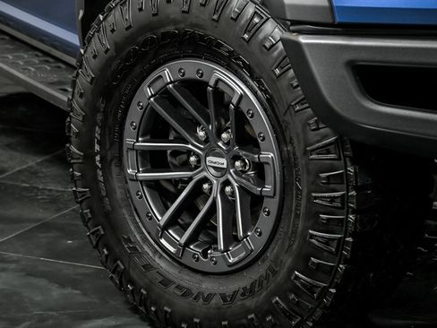 Used 2019 Ford F150 Raptor w/ Equipment Group 802A Luxury AWD/4WD image 3
