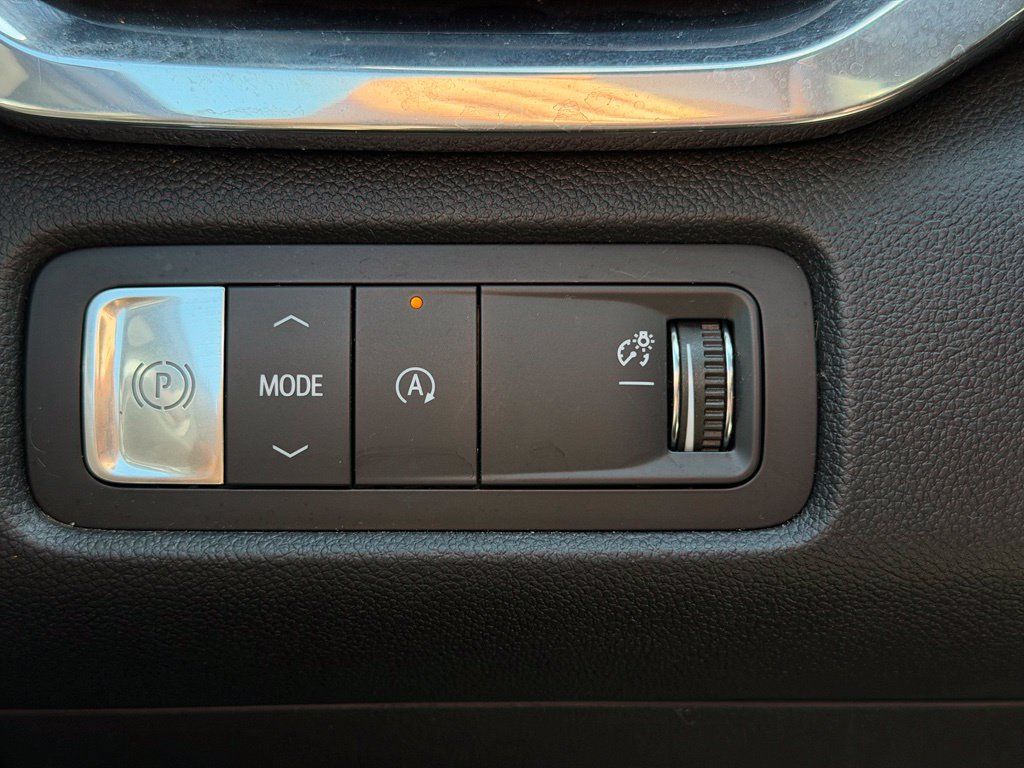 Used 2026 GMC Acadia Elevation FWD image 27