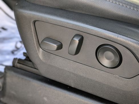 Used 2021 Chevrolet Suburban Z71 image 33