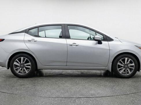 Used 2025 Nissan Versa SV image 11