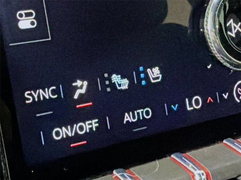 Certified 2025 GMC Yukon AT4 w/ AT4 Premium Package AWD/4WD image 22