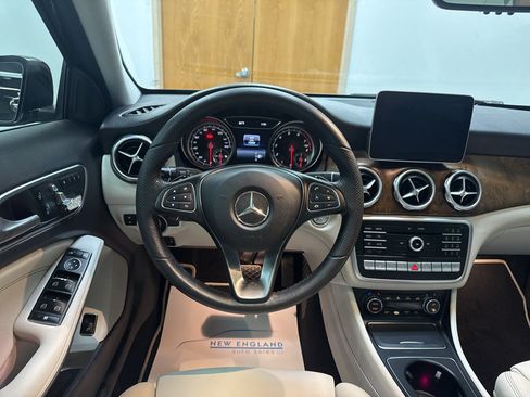 Used 2019 Mercedes-Benz GLA 250 4MATIC image 8