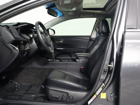 Used 2016 Toyota Avalon XLE Plus w/ Preferred Accessory Package FWD image 10