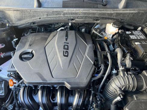 Used 2025 Kia Sportage LX image 32