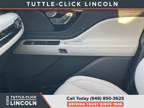 New 2026 Lincoln Aviator 2WD image 21