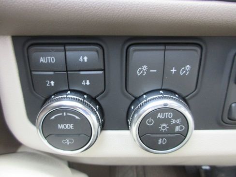 New 2026 GMC Yukon XL Denali image 17