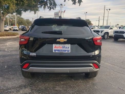 Used 2025 Chevrolet Trax LT w/ Driver Confidence Package image 5