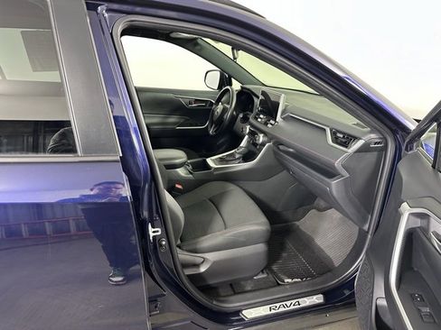 Used 2023 Toyota RAV4 SE image 11