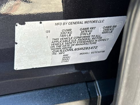 Certified 2025 GMC Yukon Denali RWD image 31