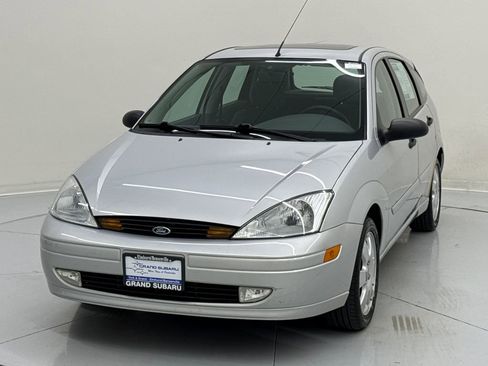 Used 2002 Ford Focus ZX5 Hatchback FWD image 1