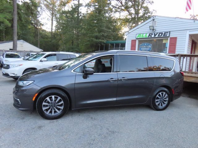 Used 2021 Chrysler Pacifica Touring-L FWD image 8
