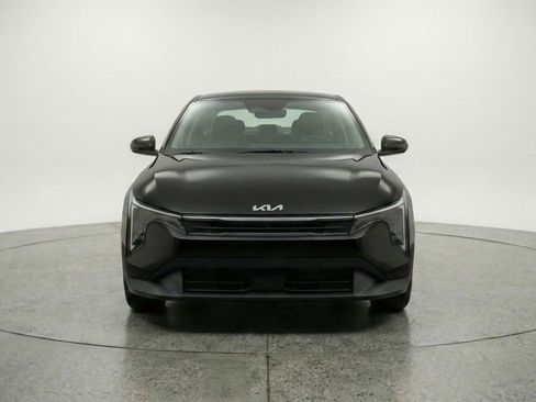 Used 2025 Kia K4 LXS image 2