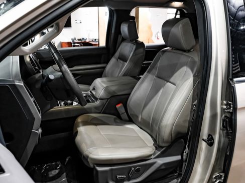 Used 2018 Ford Expedition Max XLT w/ Equipment Group 202A image 30