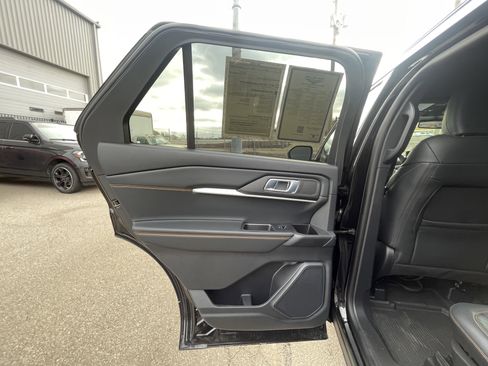 Used 2026 Ford Explorer Tremor w/ Tremor Convenience Package image 24
