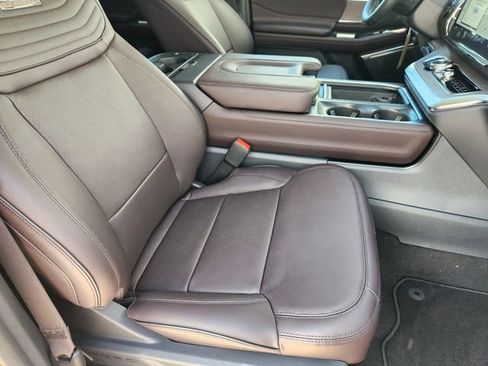 New 2026 Ford Expedition Max Platinum w/ Platinum Ultimate Package AWD/4WD image 10