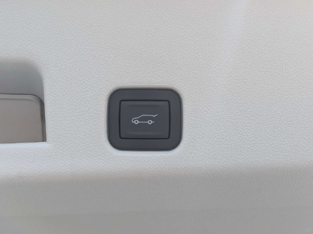 New 2026 Buick Enclave Avenir w/ Super Cruise Package FWD image 13