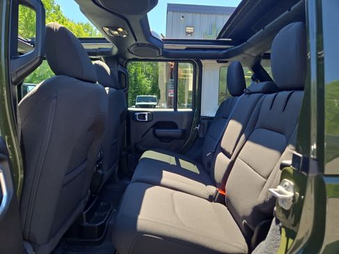 Used 2023 Jeep Wrangler Unlimited w/ Sun & Screen Package AWD/4WD image 32