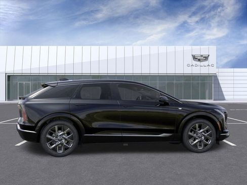 New 2025 Cadillac Optiq Luxury 2 w/ LPO, Floor Liner Package image 5