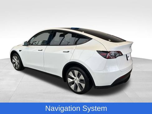 Used 2021 Tesla Model Y Long Range image 3