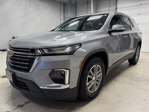 Used 2023 Chevrolet Traverse LT AWD/4WD image 3