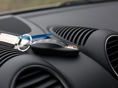 Used 2025 Porsche 718 Cayman image 47