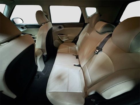 Used 2023 Kia Soul LX image 24