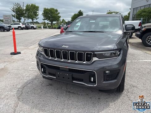 Used 2025 Jeep Grand Cherokee Overland w/ Adv Protech Group III AWD/4WD image 11