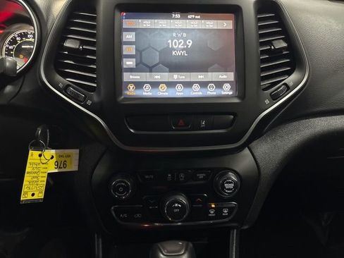 Used 2022 Jeep Cherokee Latitude w/ Sun & Sound Group image 22