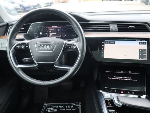 Used 2020 Audi e-tron Premium Plus image 10