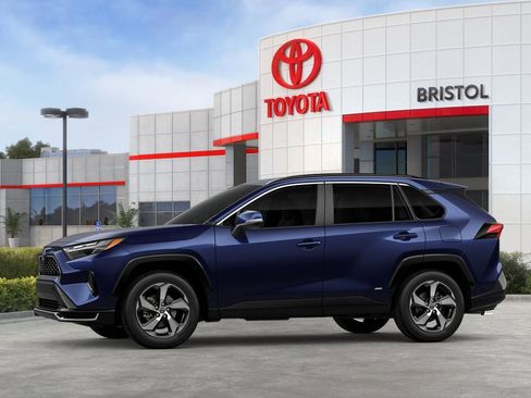 New 2025 Toyota RAV4 SE image 18