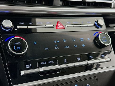 Used 2025 Hyundai Santa Fe SEL image 23