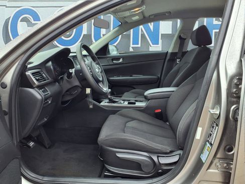 Used 2017 Kia Optima LX image 12